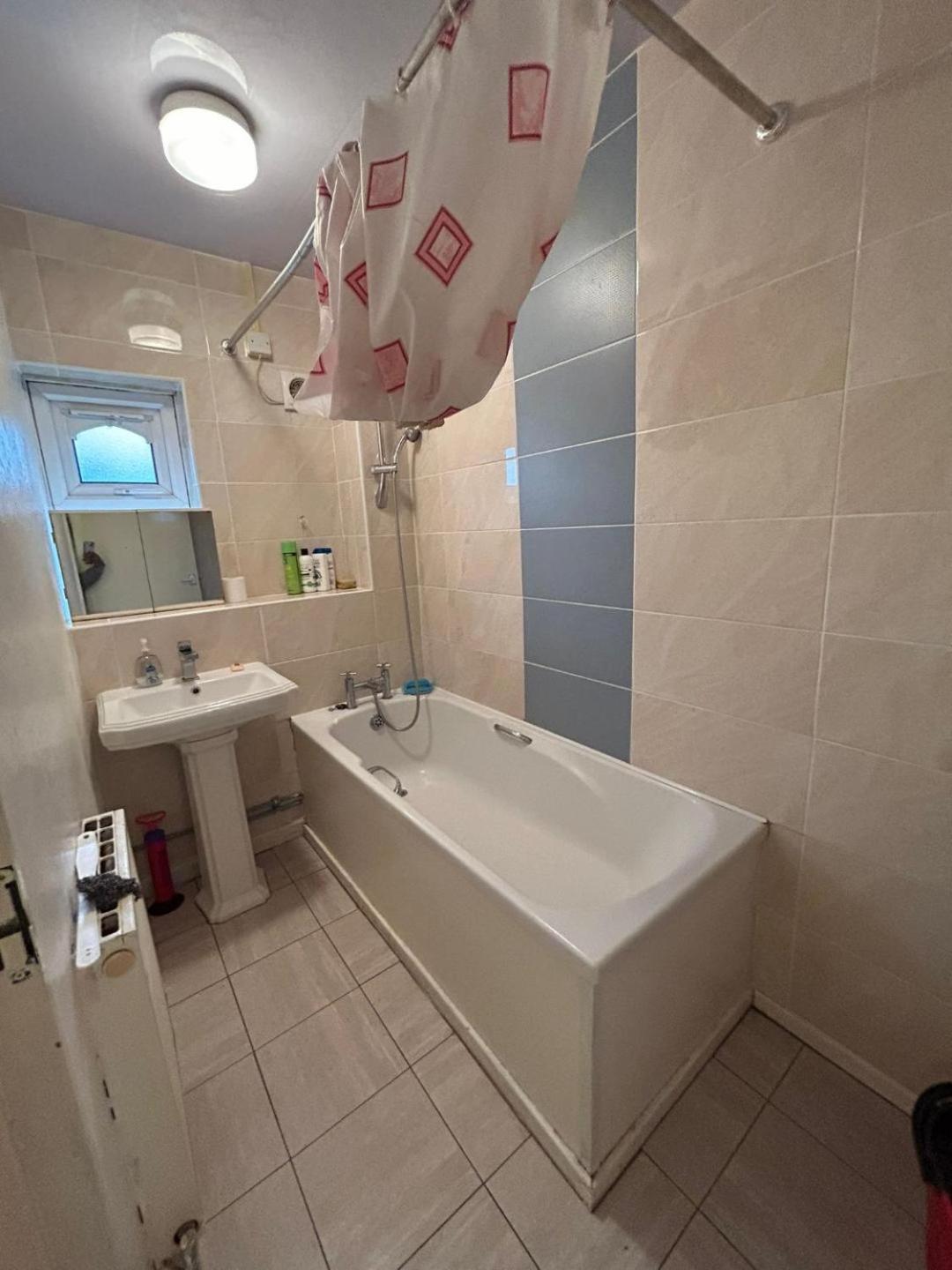 Entire Appartment Near Birmingham City מראה חיצוני תמונה